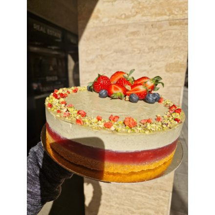 Pisztáciás-epres mousse torta